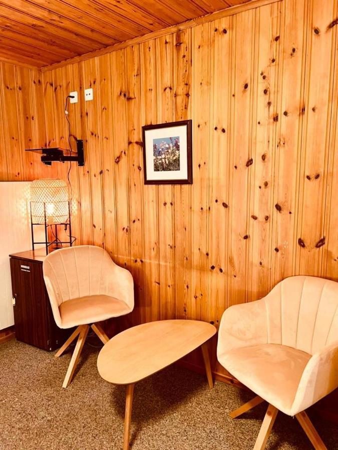 Rooms With Private Bathrooms Saas im Prattigau Exteriör bild