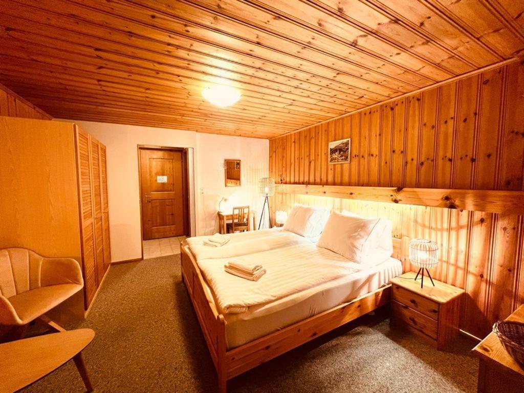 Rooms With Private Bathrooms Saas im Prattigau Exteriör bild