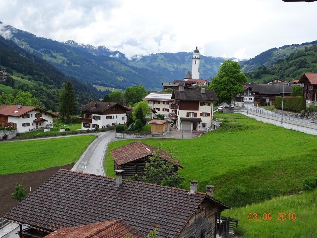 Rooms With Private Bathrooms Saas im Prattigau Exteriör bild